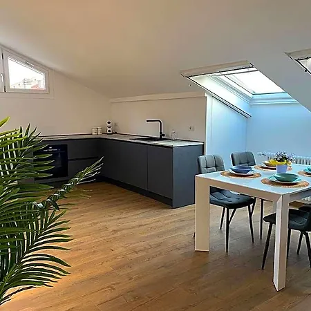 Sky View Apartment, Como, Modern Open Space 4* 코모