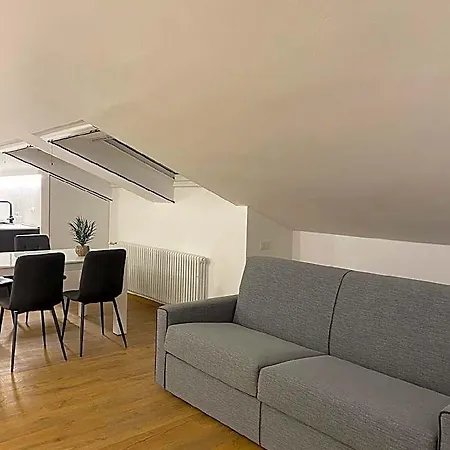 Sky View Apartment, Como, Modern Open Space *