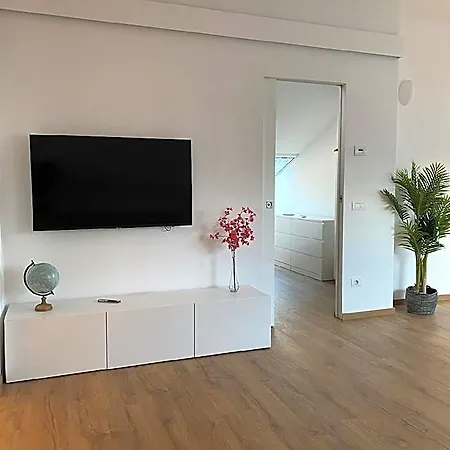 호텔 Sky View Apartment, Como, Modern Open Space 4*