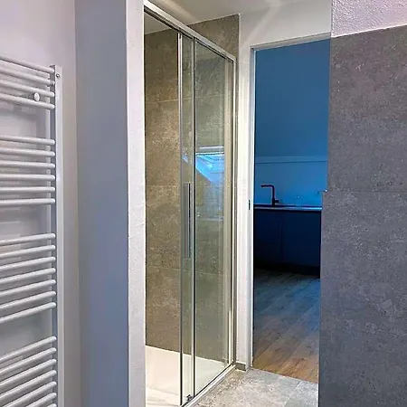 Sky View Apartment, Como, Modern Open Space *